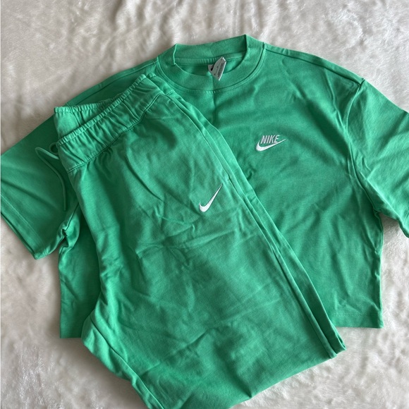 Nike Pants - Nike Mint Green Athletic Set